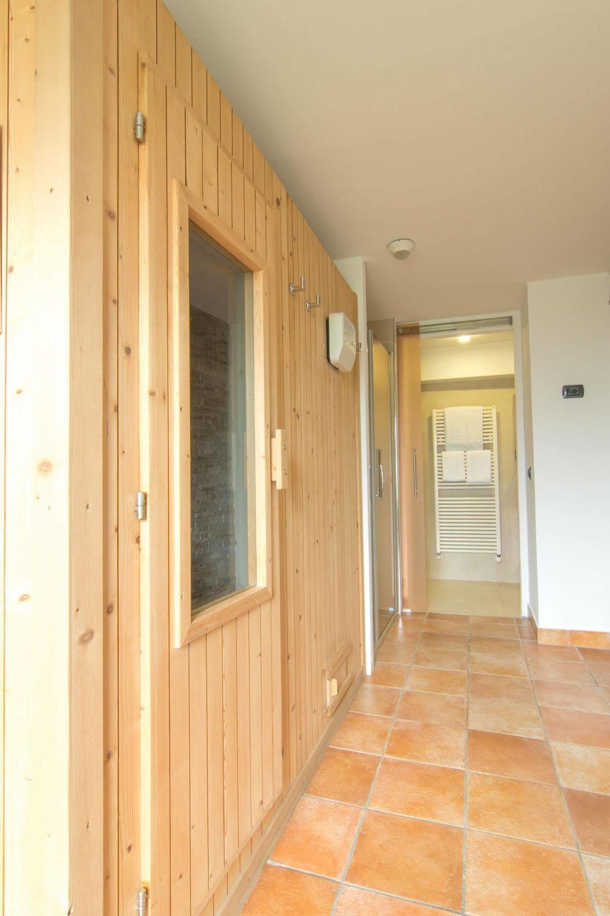 Bed & Wellness Fisterre Bed & Breakfast Belluno Bagian luar foto